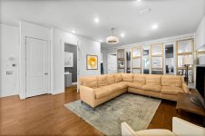 14-web-or-mls-76-arbor-ln-unit-d.jpg